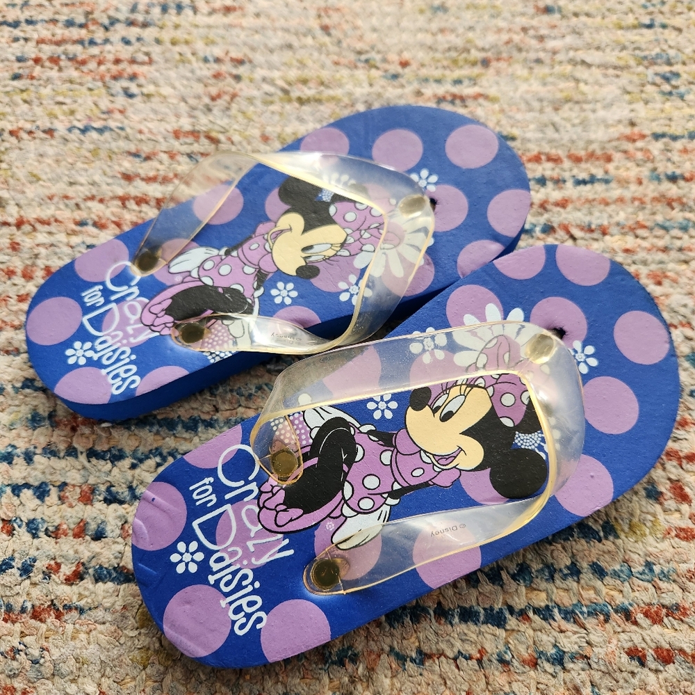 Disney Minnie flip flops size 7